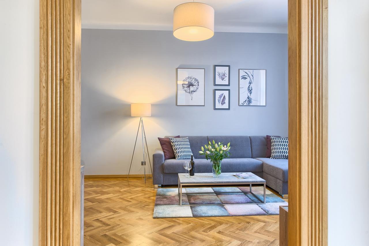 Spacious And Bright Apartment Dusni 13 Praag Buitenkant foto