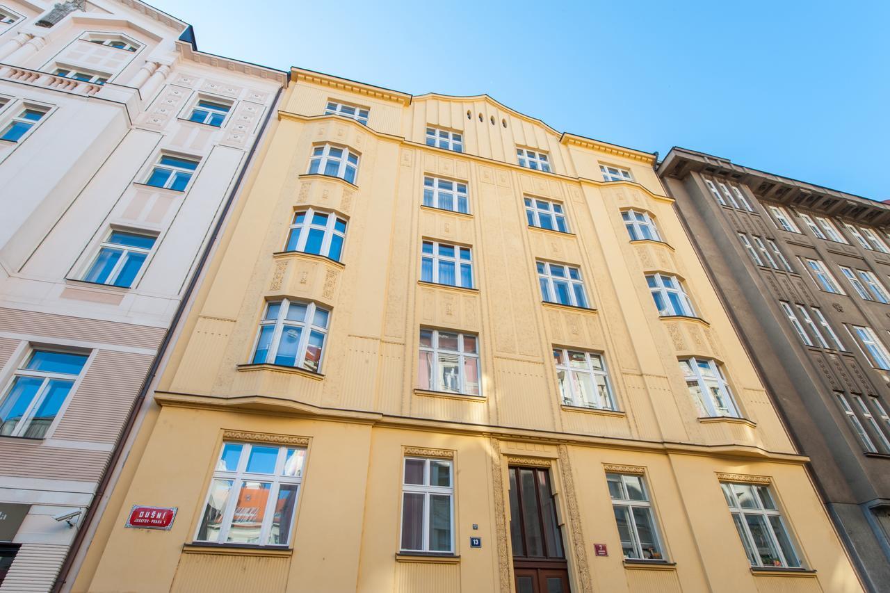 Spacious And Bright Apartment Dusni 13 Praag Buitenkant foto