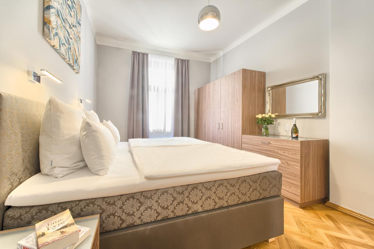 Spacious And Bright Apartment Dusni 13 Praag Buitenkant foto